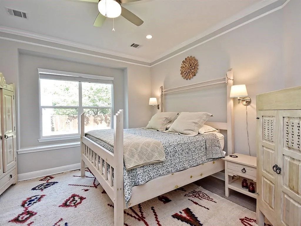 Bedrooms 4